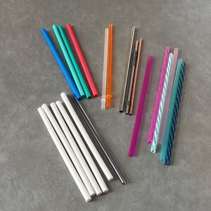Set of 21 Reusable Straws - Mix of Stainless, Silicone, Hard Plastic